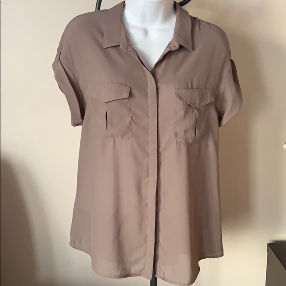 H & M taupe 2 pocket hidden button Size 8 Blouse - Picture 1 of 5